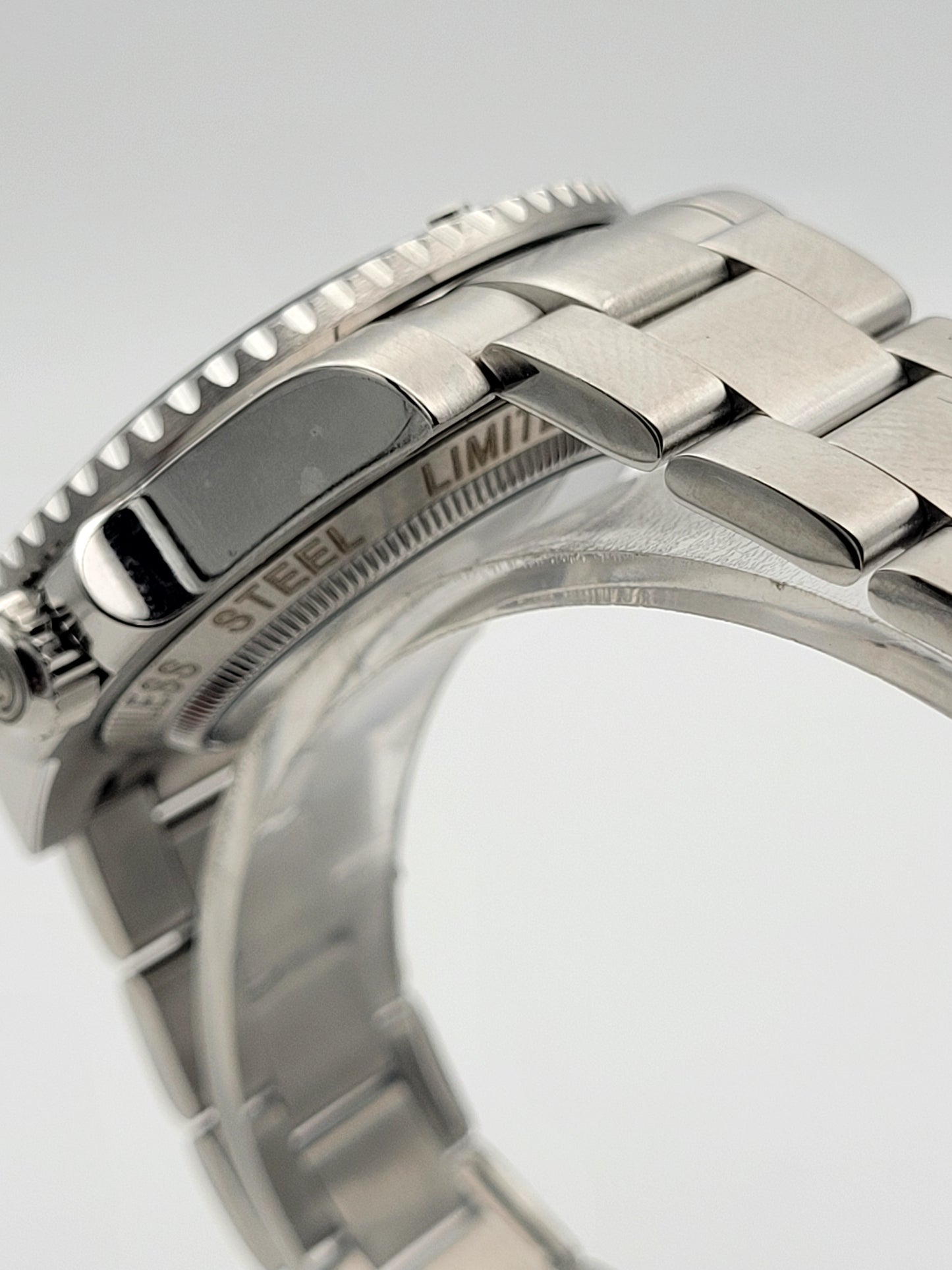 Real Madrid CF Club de Futbol Seiko TMI NH35 Automatic Movement Watch 100m Sapphire Glass Football