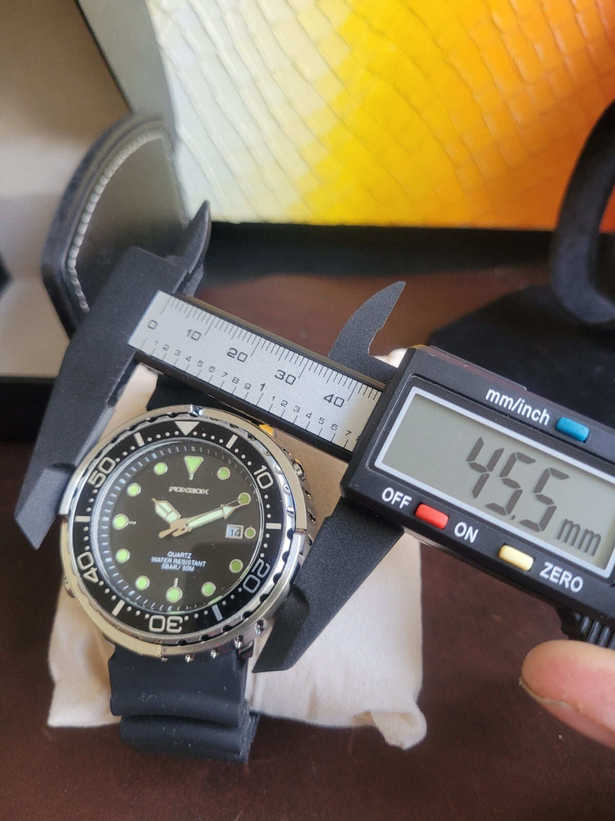 Mens Black 'Tuna' Divers Watch Quartz Black Rubber Strap 50m WR9
