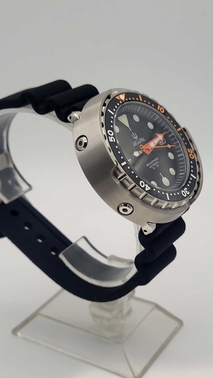 BNIB Atlantis Automatic Divers Watch 300m Black Dial Tuna Sapphire Ceramic 12