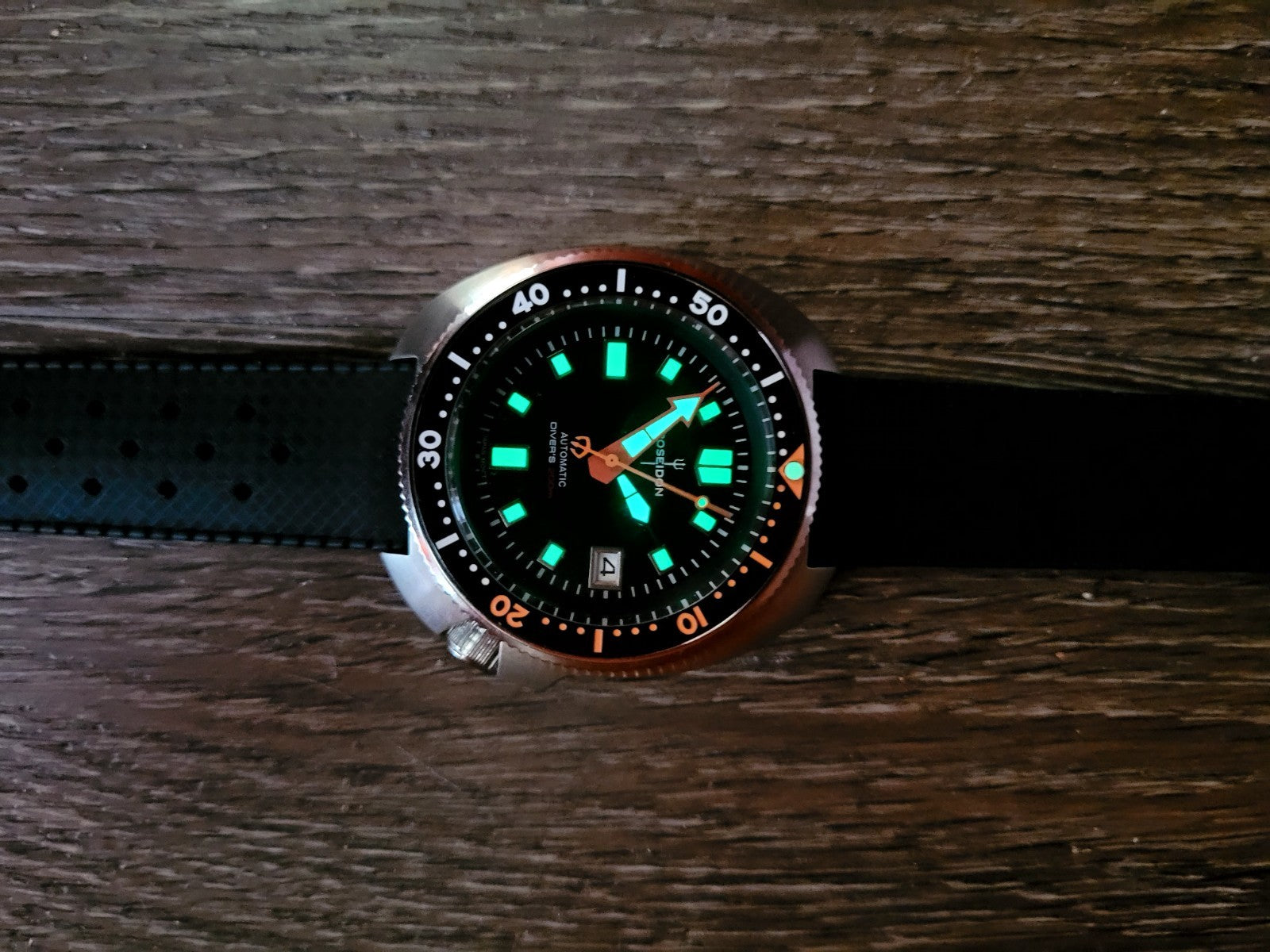 Mens Automatic Diver Watch NH35 Sapphire Crystal 200m Black Orange Steel Watch18