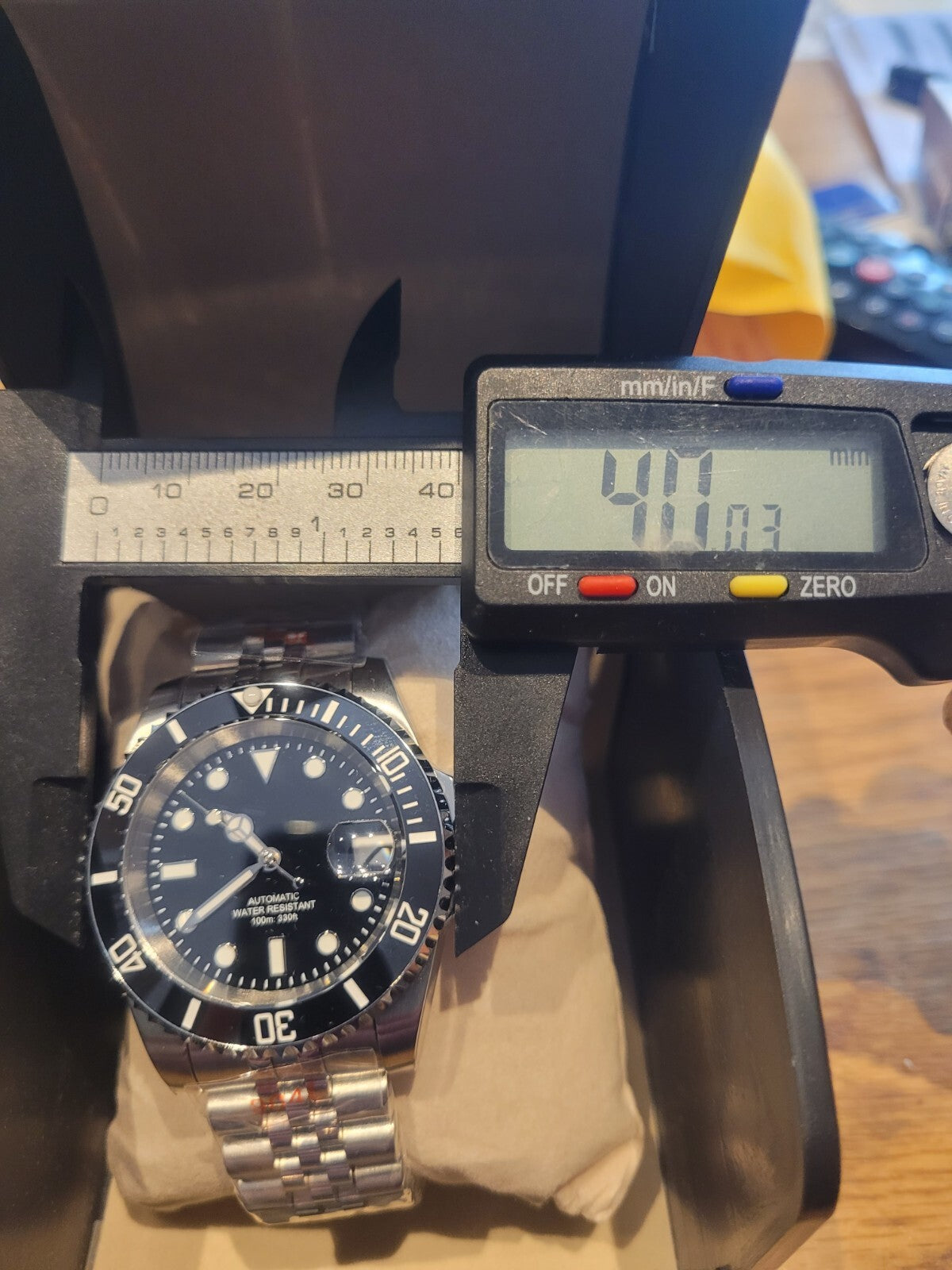 Automatic Black Divers Luxury Watch. Seiko TMI NH35 Movement  100m WR14