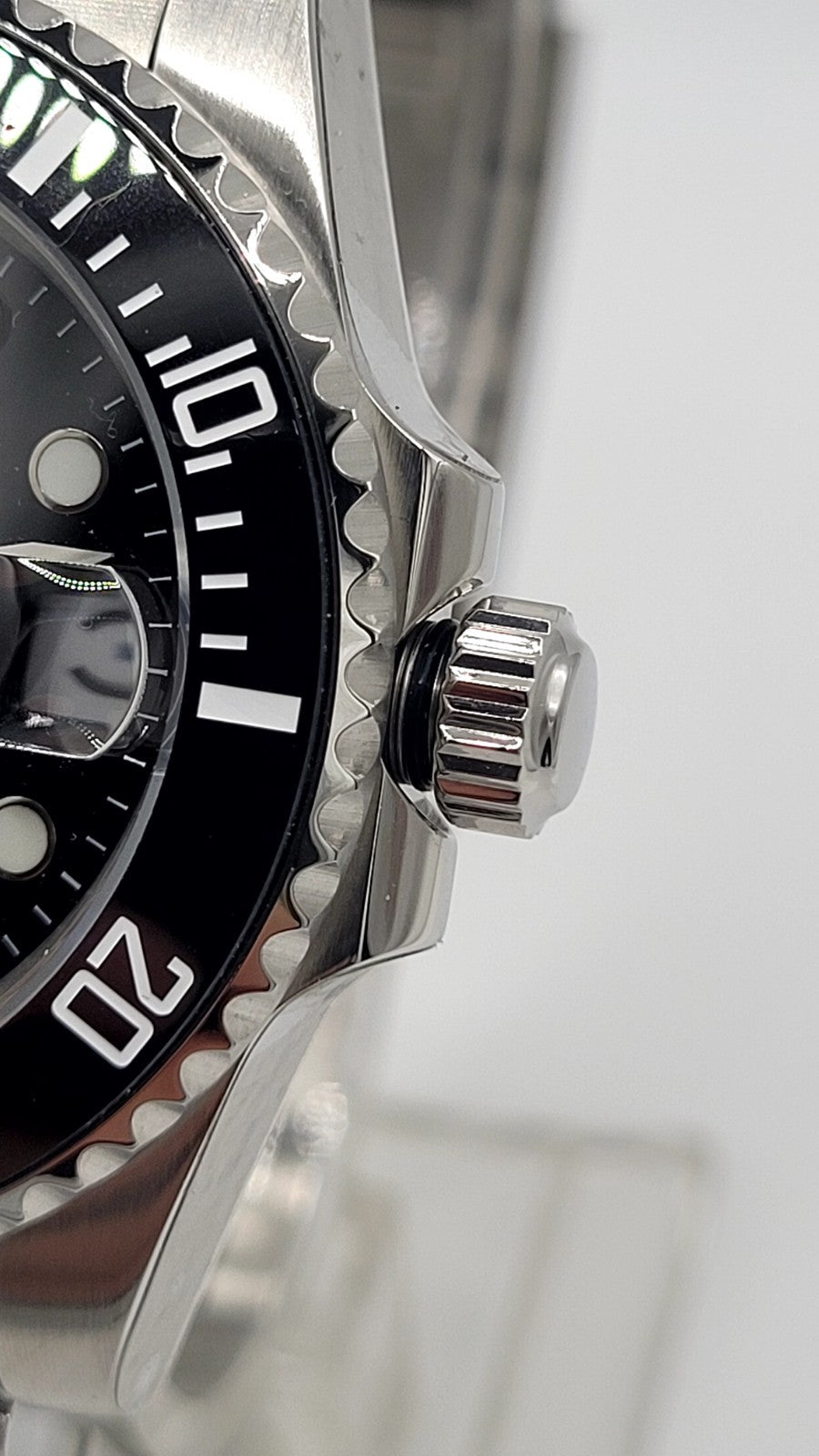 Automatic Mens Watch Black Dial Steel Bracelet Luminous Date 100m Diver12