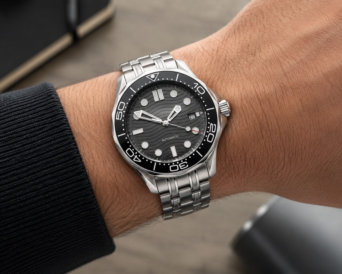 NEW Automatic Black Divers Watch Wave Dial  Ceramic Bezel Sapphire Steel 100M UK0