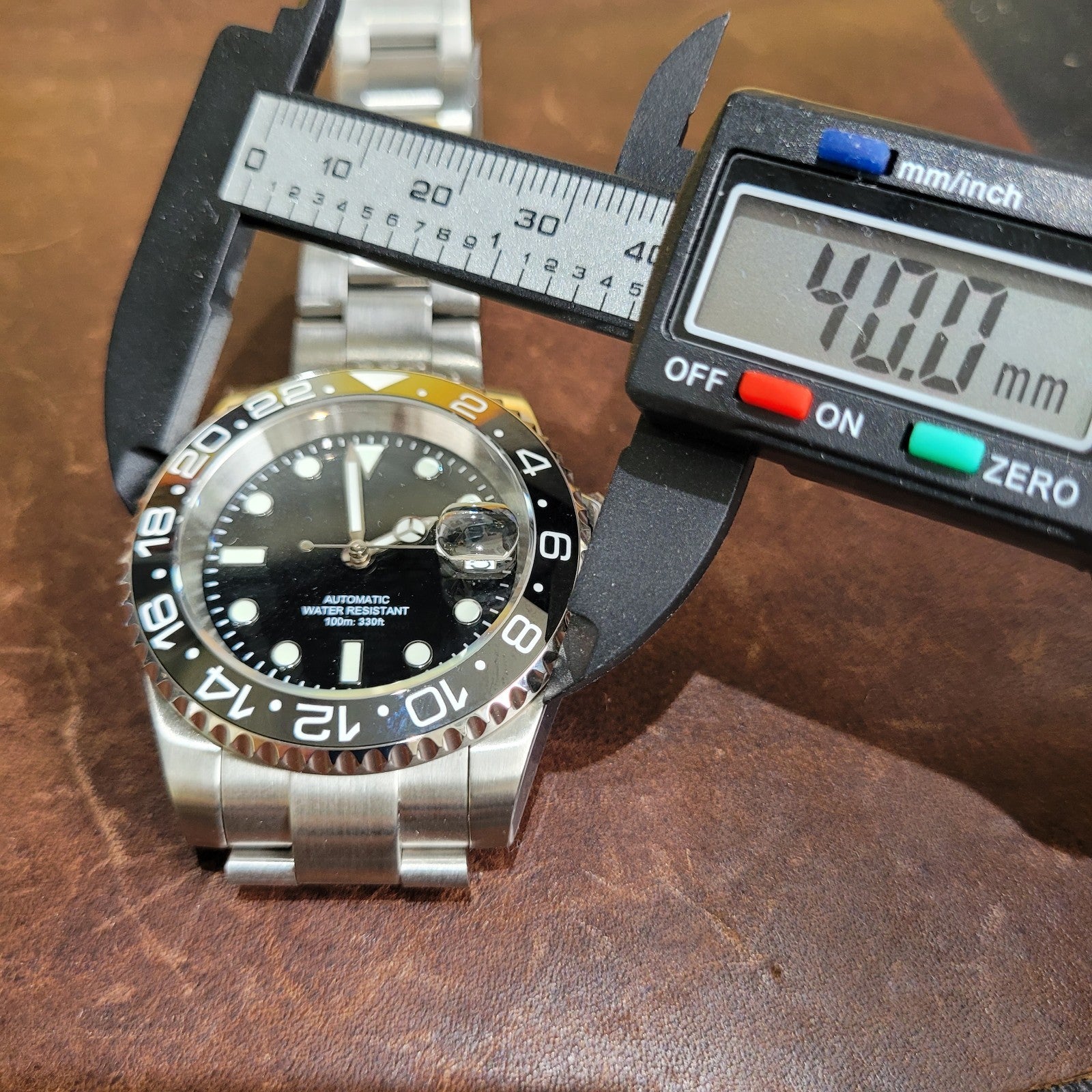 BNIB Automatic Black Sub Divers Watch. Seiko TMI NH35 Japanese Movement  100m14