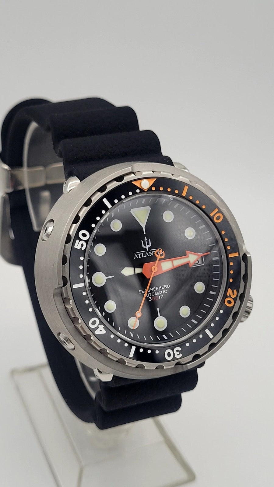 BNIB Atlantis Automatic Divers Watch 300m Black Dial Tuna Sapphire Ceramic 14