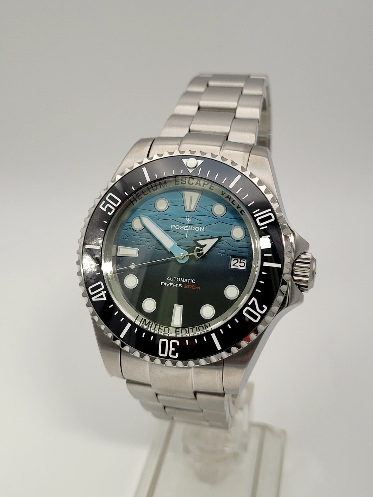 Blue Automatic Diver Divers Watch Gradient Dial NH35 Sapphire Ceramic 200m Date8