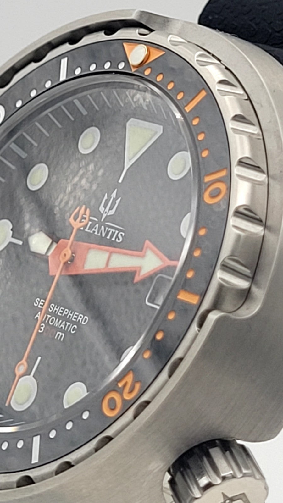 BNIB Atlantis Automatic Divers Watch 300m Black Dial Tuna Sapphire Ceramic 7