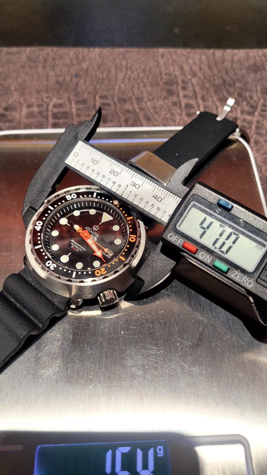 BNIB Atlantis Automatic Divers Watch 300m Black Dial Tuna Sapphire Ceramic 16