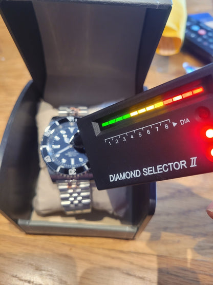 Automatic Black Divers Luxury Watch. Seiko TMI NH35 Movement  100m WR15