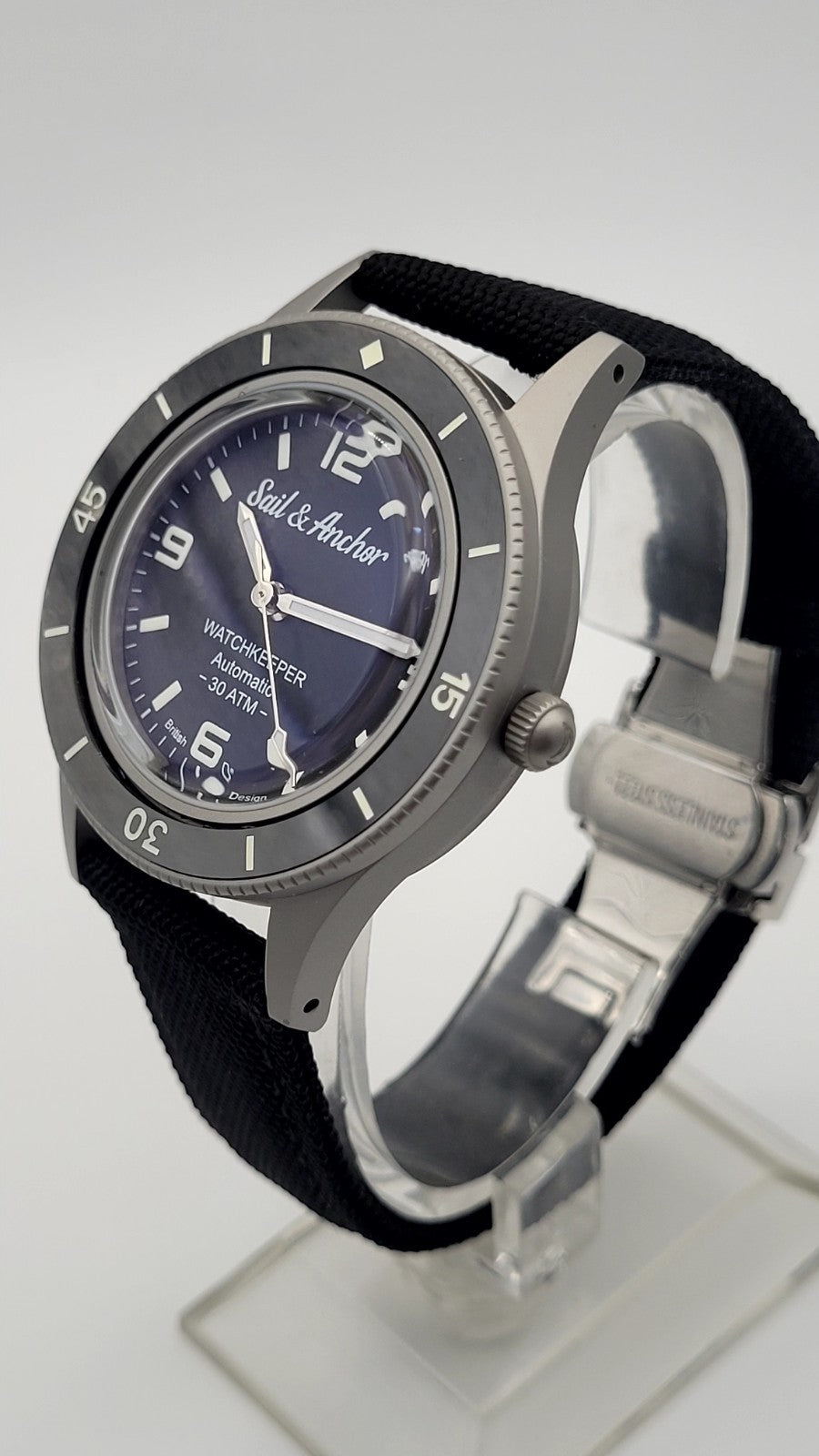 Black Automatic Diver Watch British Design 300M Sapphire Ceramic Steel11