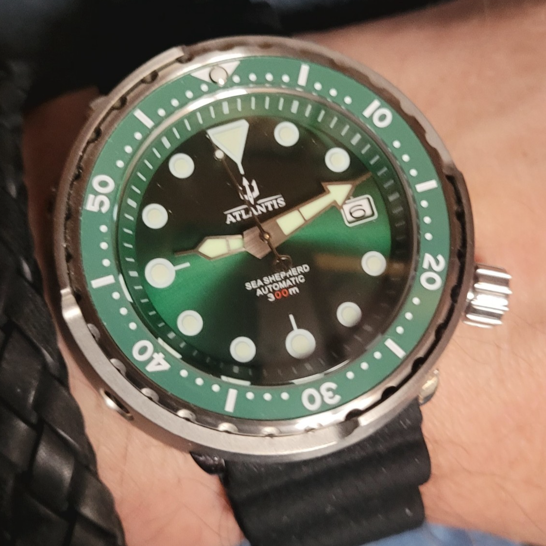Automatic Diver Watch 300M Green Dial Steel Case Date Rubber Strap Atlantis3