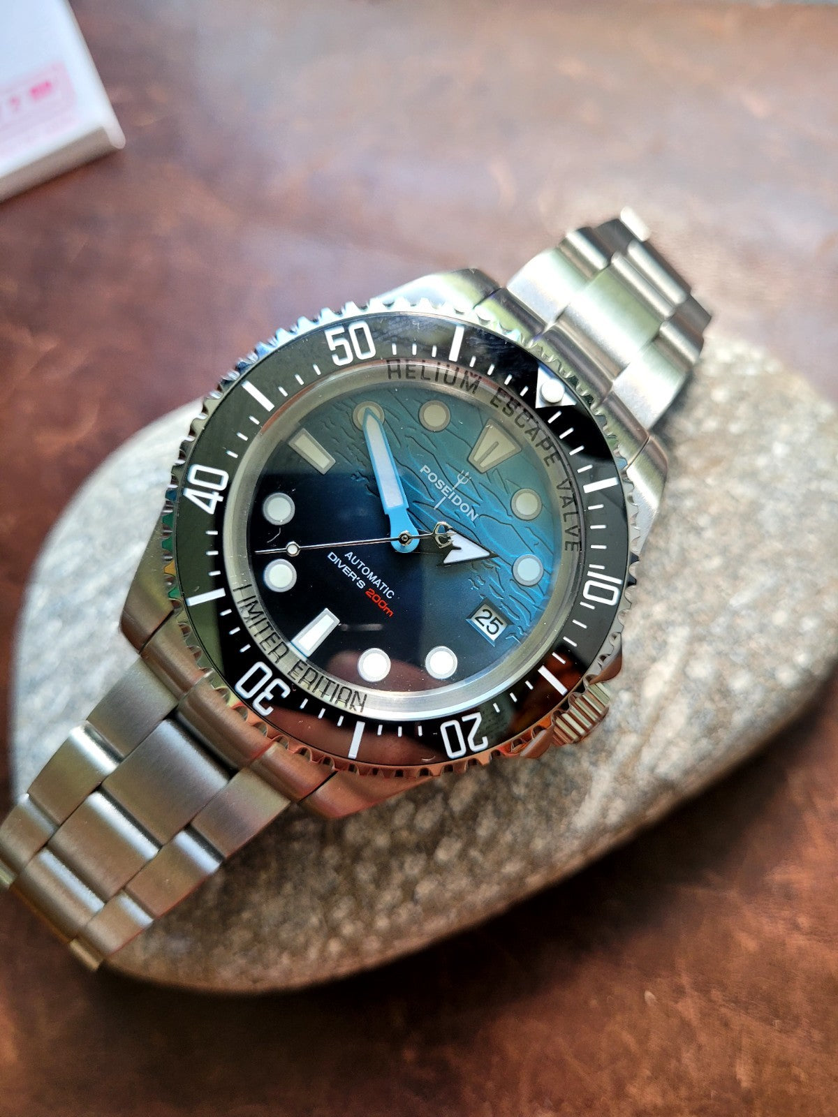 Automatic Diver Watch Blue Gradient Dial NH35 Sapphire 200m Steel Bracelet Date16