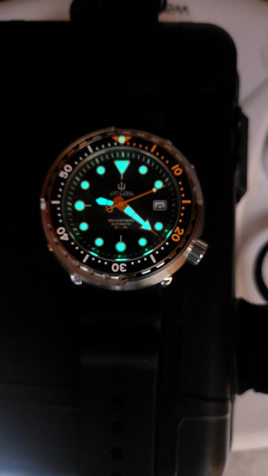 BNIB Atlantis Automatic Divers Watch 300m Black Dial Tuna Sapphire Ceramic 19