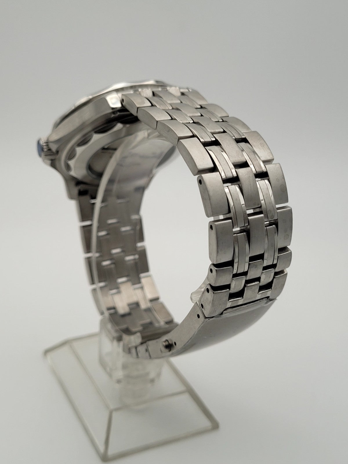 Black Automatic Dive Watch Wave Dial  Ceramic Bezel Sapphire Steel 100M UK8