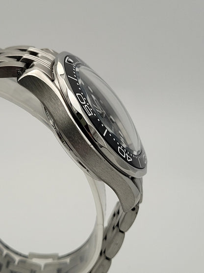 Men’s Automatic Dive Watch Wave Dial Black Ceramic Bezel Sapphire Steel 100M10